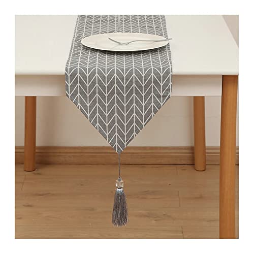 Décoration de Noël chaleureuse avec ce chemin de table gris