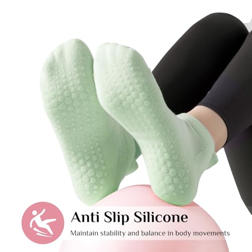 Image of 4 Pairs Pilates Socks with Grips for Women, Non-Slip Grip Yoga Athletic Socks for Barre Barefoot Workout