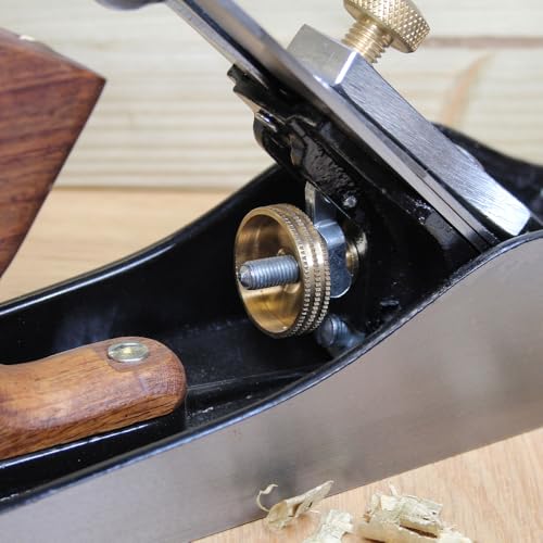 Faithfull No.6 Fore Plane – Precision Machined Cast Iron Wood Planer Hand Tool for Hard & Soft Wood, Stock Removal, Edge Truing & Board Levelling 4 Faithfull No.6 Fore Plane – Precision Machined Cast Iron Wood Planer Hand Tool for Hard & Soft Wood, Stock Removal, Edge Truing & Board Levelling - Image 4