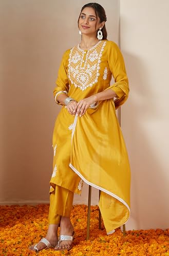 Image of Janasya Women's Silk Blend Embroidered Straight Kurta Set