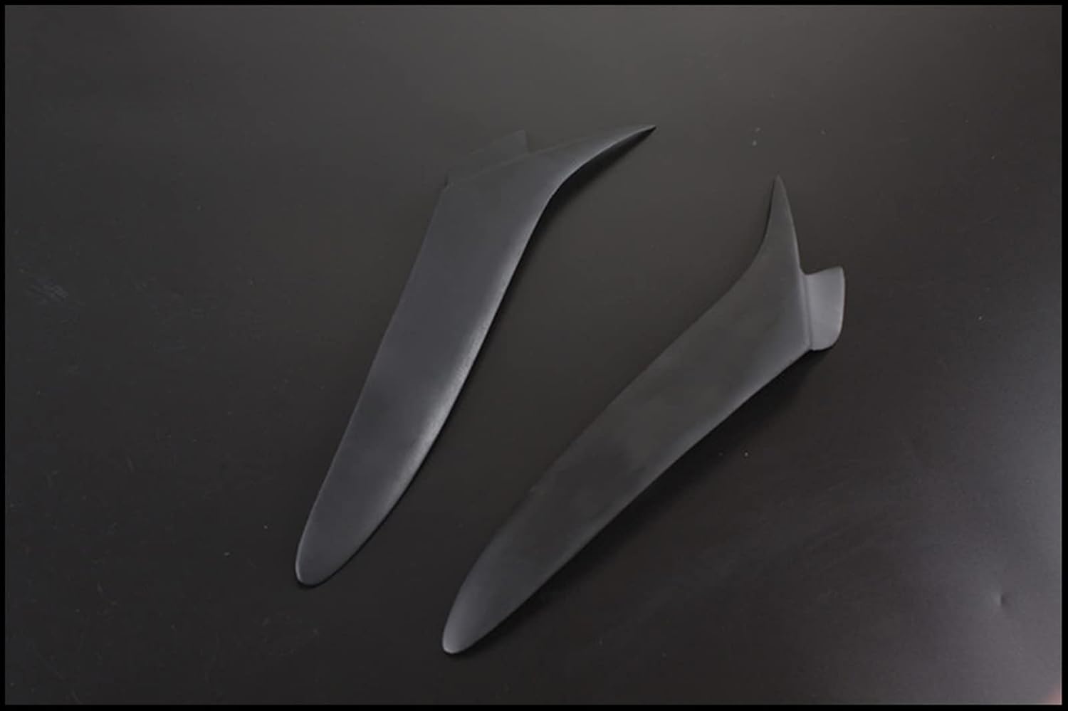 車の眉毛トリム 炭素繊維ヘッドライト眉毛まぶたカバーに適合するマツダに適合するRX8 2004 2008 ファイバーガラス黒プライマ