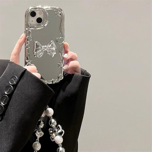 Coque antichoc iPhone 13 avec chaine de poignet et deco coeur