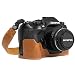 Produktbild MegaGear Ever Ready Leder Kamera Halbtasche mit Trageriemen kompatibel mit Olympus OM-D E-M1 Mark III, E-M1 Mark II