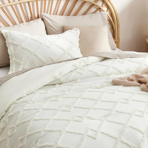 Bedsure Boho Comforter Set Queen - Ivory Tufted Queen Size Comforter, 3 Pieces Farmhouse Shabby Chic Embroidery Bed Set, Soft Fluffy Geometric Pattern Bedding for All Seasons