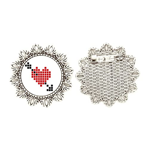 Broche de flores plateadas de San Valentín con corazón de acabados limpios y finos