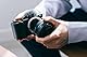 Sony Alpha ZV-E10 APS-C spiegellose Vlog-Kamera (schwenkbares Display für Vlogging, 4K-Video, Echtzeit-Augen-Autofokus)