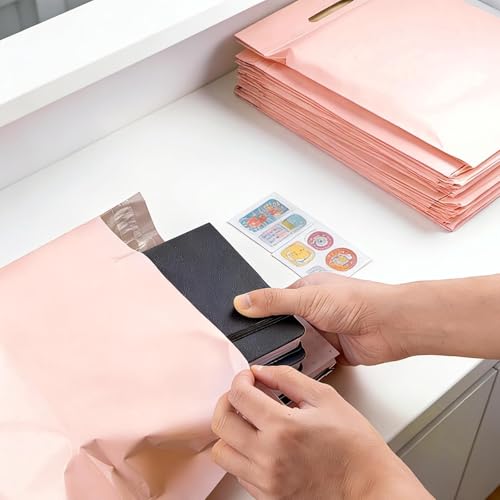 XRXYMQ 30 Stück Versandtüten 30x40 cm Versandtaschen Kleidung Undurchsichtig Versandbeutel Selbstklebend Versandtasche Widerstandsfähig Rosa Verpackungstüten Leicht zu Tragen für Postage Delivery