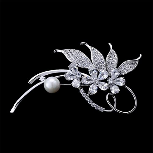Broche atmosphère fine en haute joaillerie pour sublimer vos manteaux