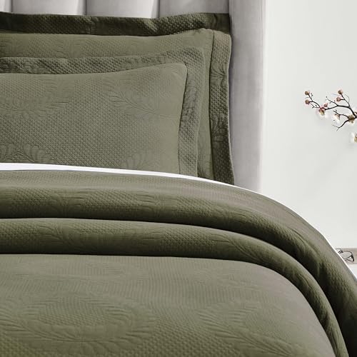 Superior 3 Piece Cotton Bedspread Set, Home Bed Decor, Decorative Bed Spread, 2 Pillow Shams, Medium Weight Blanket, Matelasse Coverlet, Bedding Essentials, Peploi Collection, King, Olive Green