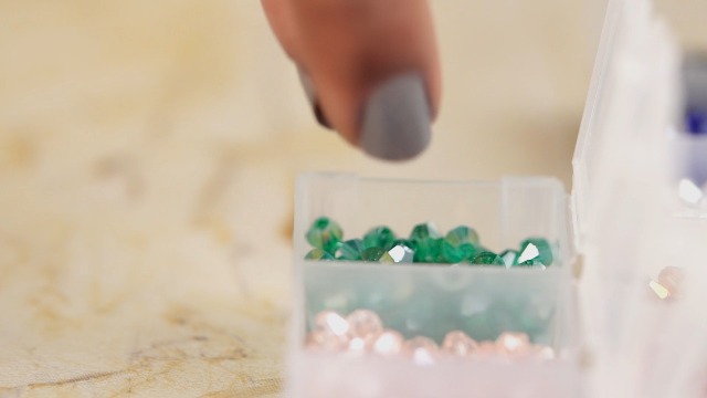 Rosa AB Colore 4/6/8mm Triangolare Sfaccettato Cristallo Austriaco Perline Sparse Del Distanziatore Per Creazione Di Gioielli Bracciali Collane FAI DA TE - Foto 12