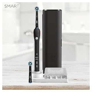 Oral-B Smart 4 4500 CrossAction Spazzolino Elettrico Ricaricabile, 1 Manico Nero Connesso, 3 Modalità Tra Cui Sbiancante e Denti Sensibili, 2 Testine, Custodia da Viaggio Premium