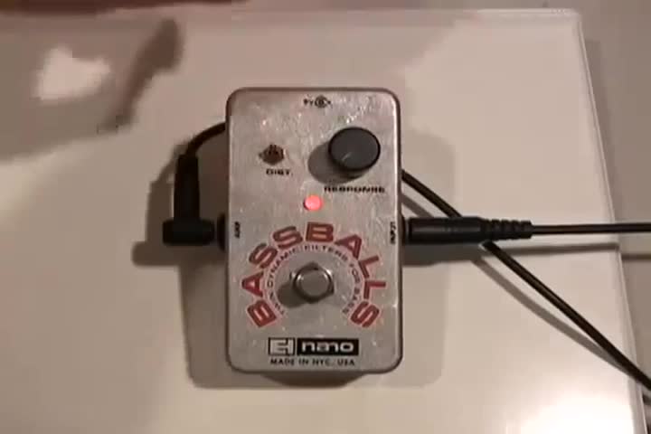 Electro-Harmonix BassBalls (Nano) Envelope/Distortion Pedal