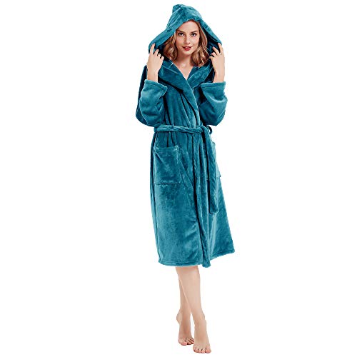 HOLOVE Women's Warm Hooded Fleece Bathrobe Cozy Long Spa Robes for Ladies