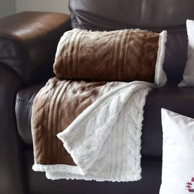 DHestia - Sofa Blanket for Winter with Sherpa Embossed Design. 160 x 130 cm. Tresse (Brown)