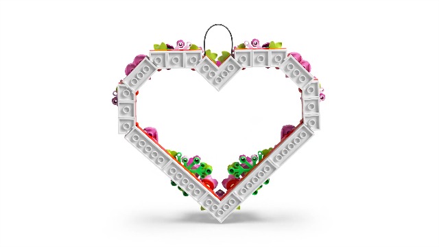 gift_foxx S⑤ T⑤ 750 Heart Ornament 40638 | Other | Buy online at the Official LEGO