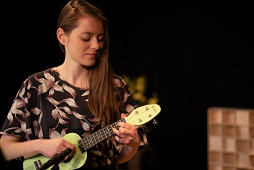 Ortega Guitars Ukulélé Soprano vert – Keiki K2 – Kit de démarrage incluant Accordeur, Courroie, 5 Médiators Medium et… - Les Beatles, Paul McCartney, John Lennon, RIngo Starr, George Harrison Ortega Guitars Ukulélé Soprano vert - Keiki K2 - Kit de démarrage incluant Accordeur, Courroie, 5 Médiators Medium et… – Image 5