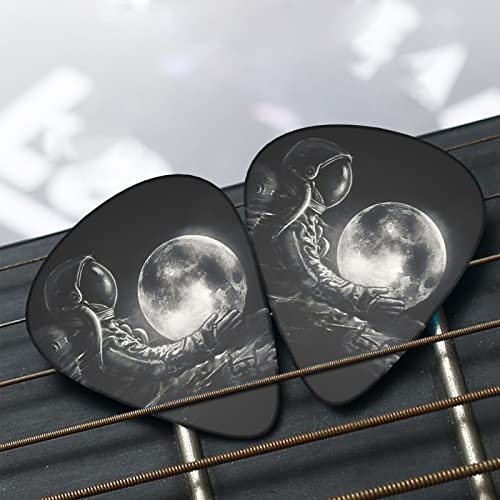 Pack de 12 médiators de guitare Moon Astronaut pour guitare électrique Guitare acoustique Diverses guitares - Les Beatles, Paul McCartney, John Lennon, RIngo Starr, George Harrison Pack de 12 médiators de guitare Moon Astronaut pour guitare électrique Guitare acoustique Diverses guitares – Image 7