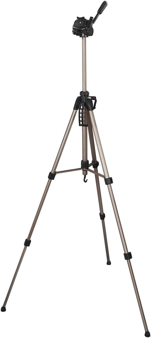 Close-up of Hama Star 62 Tripod's center column with crank handle