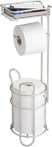 mDesign Soporte y dispensador de papel higiénico de acero libre de metal con estante de almacenamiento pañuelo higiénico para baños baño capacidad