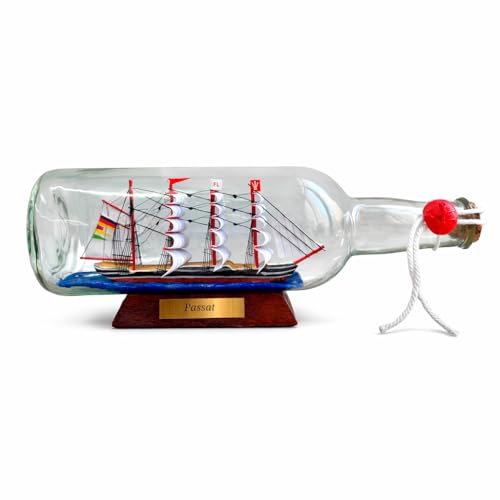 El Mercader del Mar Barco en Botella Passat – Velero Alemán de 4 Mástiles | Maqueta Náutica Artesanal en Cristal con Base de Madera 29 x 9,5