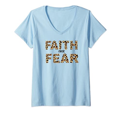Mujer Faith Over Fear Leopard Letters Christian Faith Cross Camiseta Cuello V