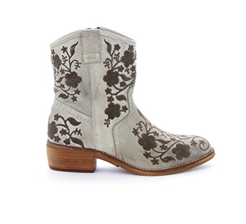 Taos Women's Privilege Western Boot3