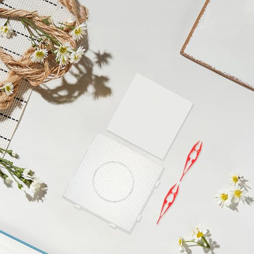 Plaques à picots transparentes avec outils de guidage pour perles
