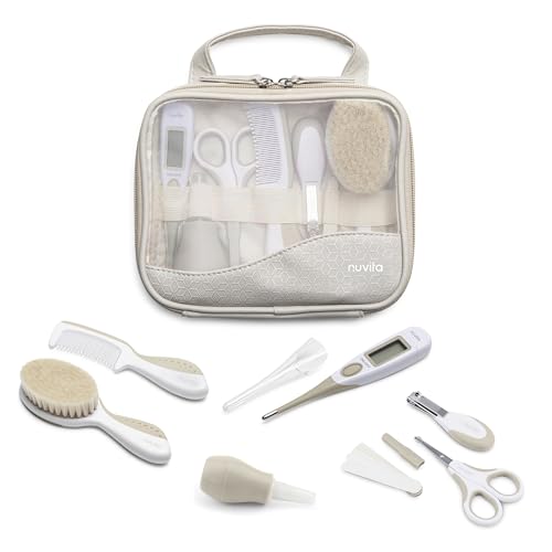 Nuvita 1147 Beauty Set per Neonato – Kit Cura del Bambino con Termometro Digitale Punta Flessibile, Spazzola in Lana, Forbicine, Tagliaunghie e Astuccio da Viaggio – Idea Regalo Baby Shower