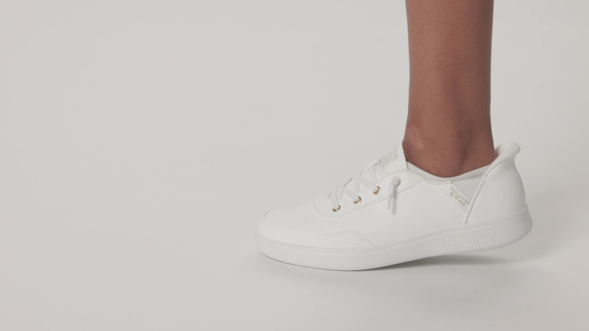 Amazon.com | Skechers Women's Hands Free Slip-Ins Bobs Skip – B