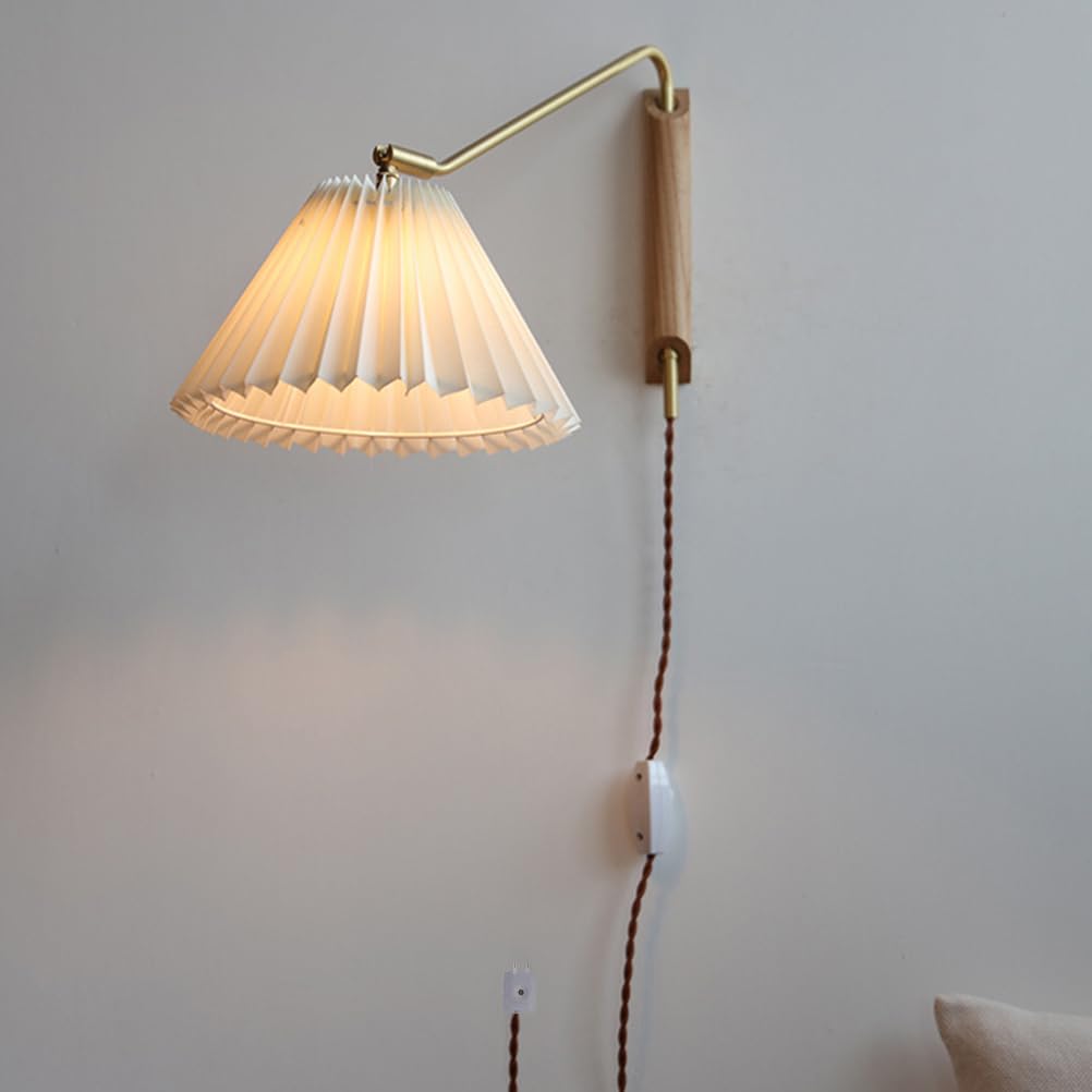 AoLa Messing Wandleuchte mit Schalter und Stecker Schwenkarm Wandlampe Vintage Verstellbar Holz Wandbeleuchtung mit Kabel E27 lnnen Drehbare Lang Arm Leselampe Wand für Schlafzimmer Arbeit Hotel