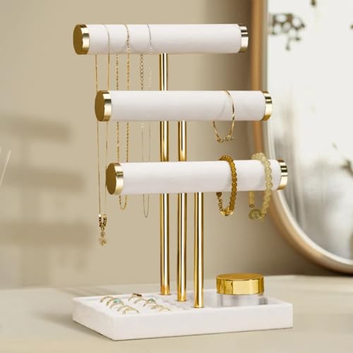 Présentoir à bracelets sur la coiffeuse pour exposer vos colliers