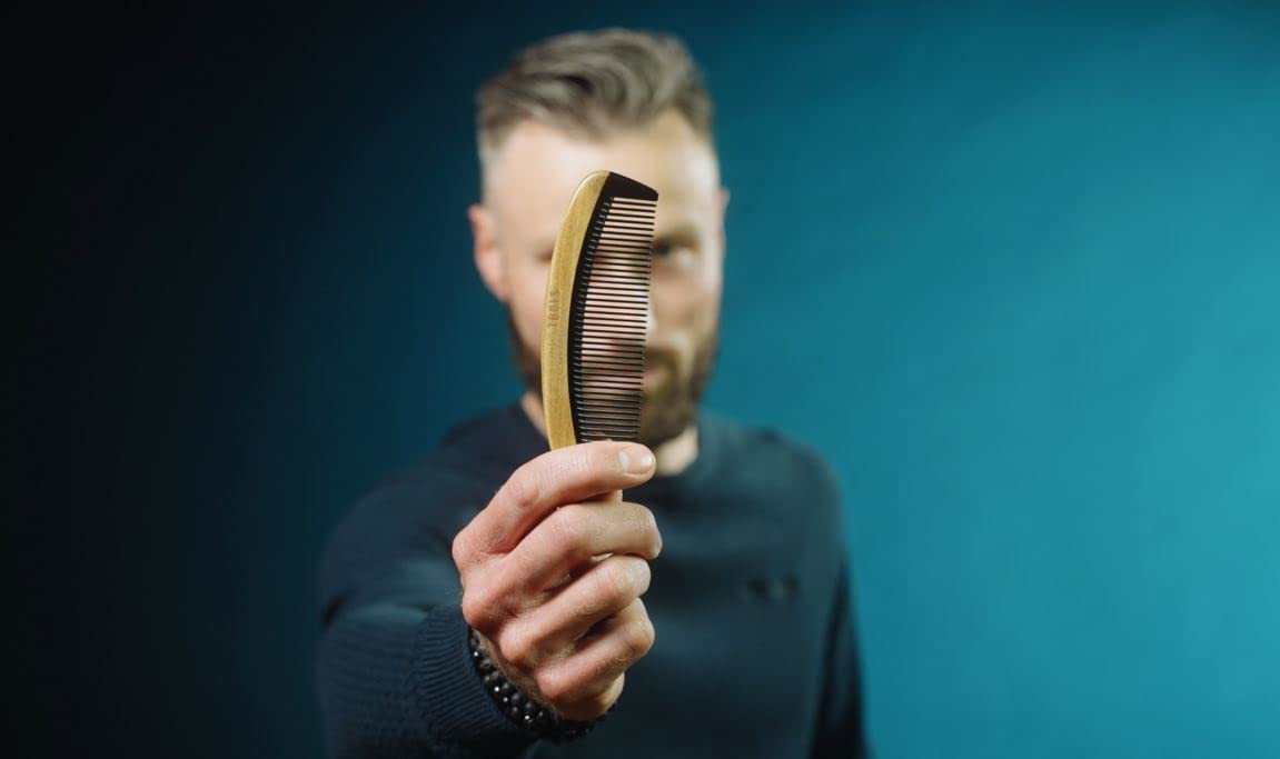 ✮ Barber Tools ✮ Pettine Barba e Baffi in legno di sandalo e Corno di Bufalo di alta qualità antistatica con PU.