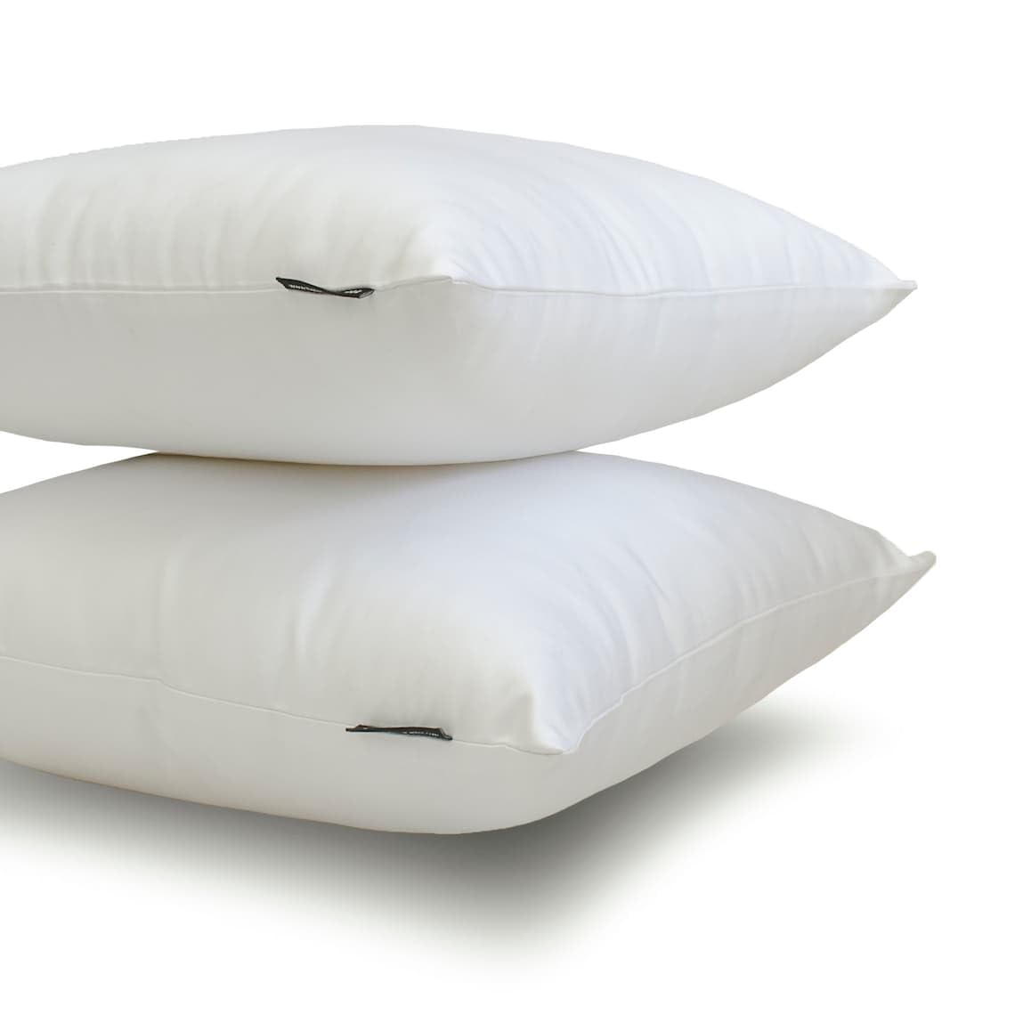 Fabric Mart Direct Fundas de cojín Decorativas, Color Blanco Roto, Paquete de 2, 40 x 40 cm (16 x 16 Pulgadas), de satén Liso para sofá, Modernas y Lisas, de satén Flameado Blanco Roto.