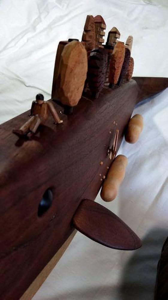 造形作家　新井敏雄「翔ぶクジラの時計」 造形作家新井敏雄「翔ぶクジラの時計」