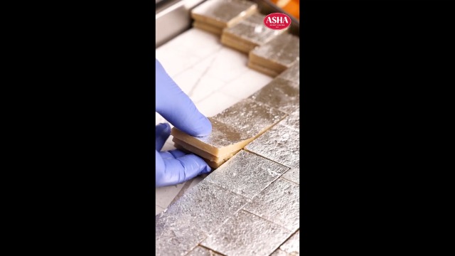 ASHA SWEETS Premium Handcrafted Diabetic Friendly Kaju Katli-250gm|Authentic Indian Cashew Barfi Made With Fresh Cashew & Low GI Sugar|Exclusive Sweet Gift Box For Any Occasion & Celebration|Pack of 4