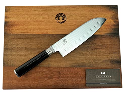 Kai Shun Classic Angebotsset | ultrascharfes Santoku (DM-0718) mit Kullenschliff | 18 cm Klinge | + Fassholzbrett 34x21 cm | VK: 249,95 € Cover
