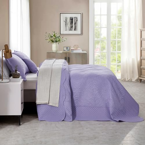 Image of HZ & HY Oversized Alaskan King Bedspread 138x122 Extra Wide, Embossed Damask Quilt Set, Lightweight Reversible Coverlet, Scalloped Edge - Soft Romantic Look, 5 Piece, Purple Lavender
