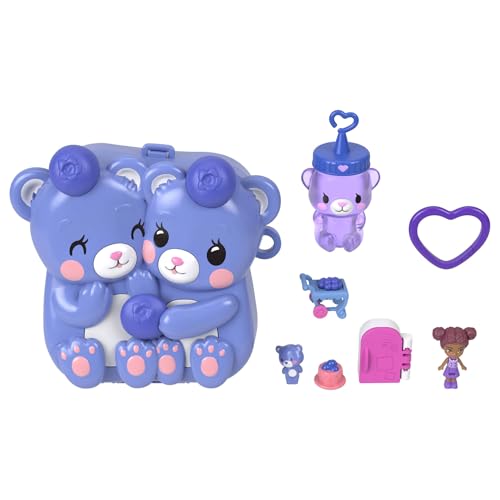 Polly Pocket Estuche Amigas de arándano, Conjunto de Juego con muñeca, Juguete de Viaje con una minimuñeca, una Mascota y Accesorios temáticos de Frutas, JKC48