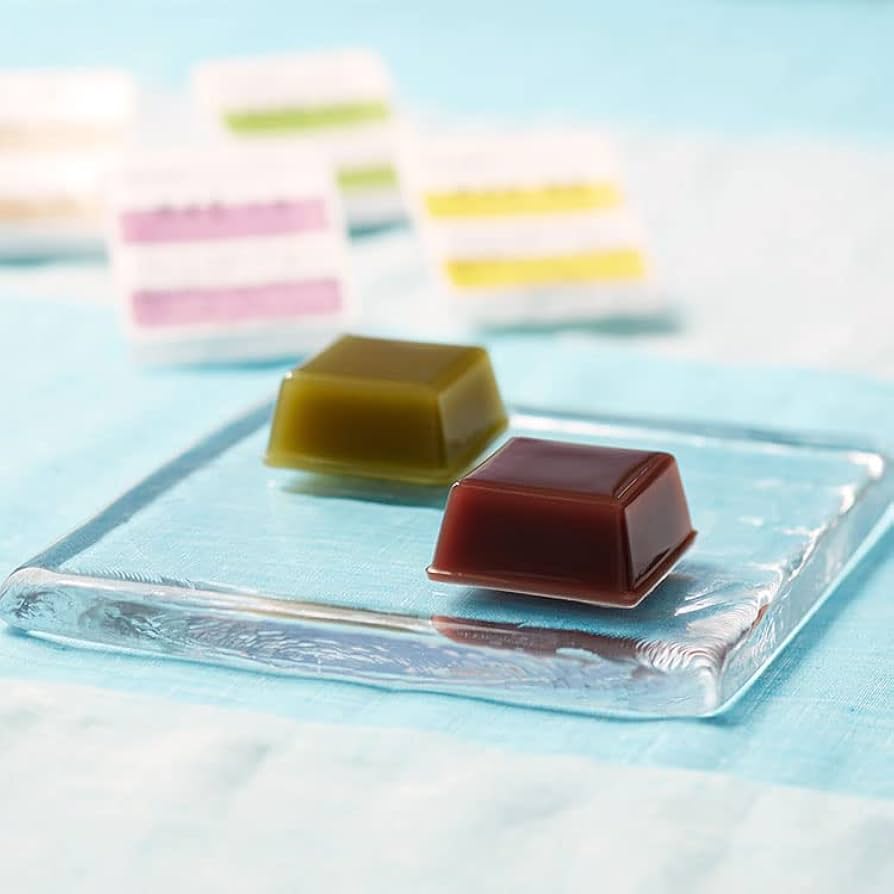 虎屋　とらや　水羊羹「御膳（こし餡）」「小倉」「抹茶」「黒砂糖」各8点　32個 Amazon | 【とらや】虎屋 水羊羹 9個入 御膳（こし餡）小倉 抹茶