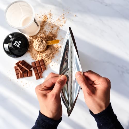 Whey Protein - Milch Schokolade 1 kg - Produziert in Deutschland aus regionaler Milch - Eiweißpulver zum Muskelaufbau und Abnehmen - Beutel… – Ansicht 4