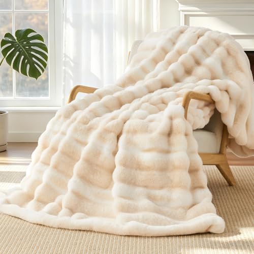 VFROO Überwurfdecke aus Kaninchenfell, 850 g/m² dick und warm, ultraweiche Plüschdecke für Couch, Bett, Sofa, ideales Geschenk für Frauen, 152,4 x 203,2 cm, Beige