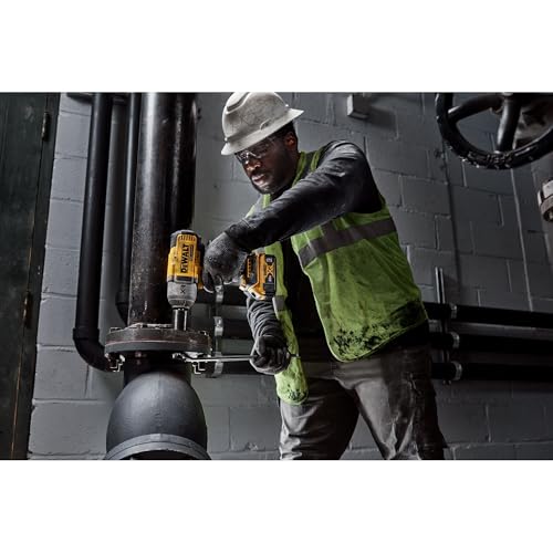 DEWALT 20V MAX Brushless Impact Wrench Kit