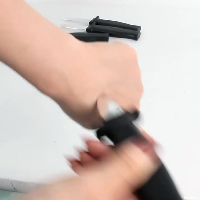 4 Stück Fake Messer Scherzartikel - Einziehbare Klinge Für Streiche & Zaubertricks