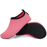 Respirantes et douces : la tige de ces pantoufles pour hommes est fabriqué dans un tissu tricoté respirant, doux et extensible, qui procure à vos pieds une sensation de liberté et de confort.