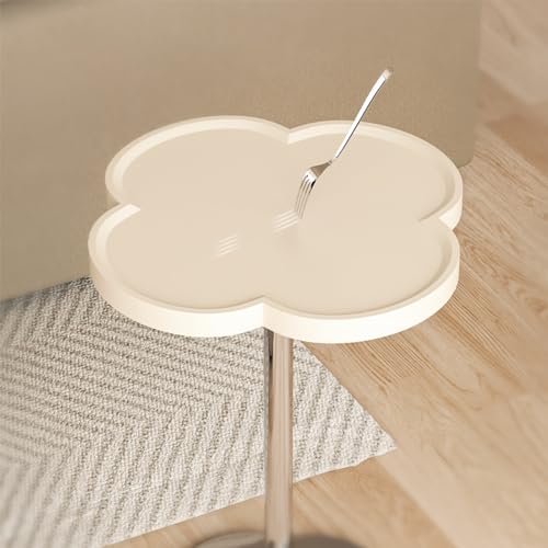 Petite table d'appoint irrégulière pour un balcon cocooning et cosy