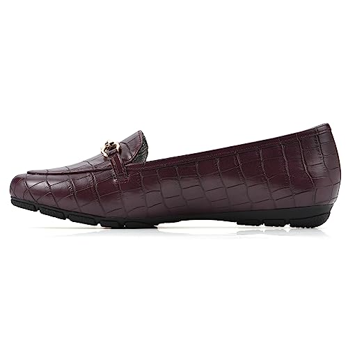 Image of CLIFFS BY WHITE MOUNTAIN Women's Glowing Cushioned Loafer Flat