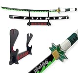 Les écritures visibles sur le support représentent les 5 éléments du godai japonais : la Terre, l'Eau, le Feu, l'Air et le Vide.