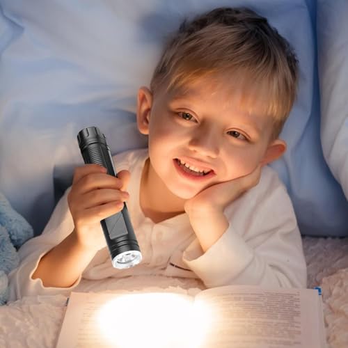 Lámpara de taller magnética que soluciona la falta de luz en el motor 3