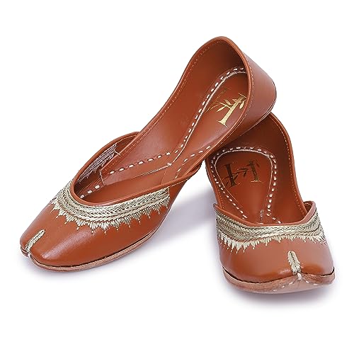 Image of HEER Beige Zari Women's Jutti, Mojari Traditional Punjabi Jutti, Ethnic Shoes Handmade Leather Punjabi Jutti, Embroidered Rajasthani Jaipuri Wedding Bridal Jutti