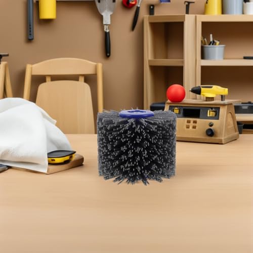 Brosse à brunir et polisseuse abrasive pour décaper un bois verni sans effort